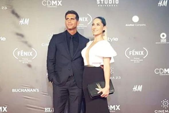 Hace unos días se llevó a cabo la entrega de los Premios Fénix en la Ciudad de México, evento al que 
<b><a href="https://www.univision.com/temas/barbara-mori">Bárbara</a></b> llegó acompañada del galán de telenovelas 
<b><a href="https://www.univision.com/temas/christian-meier">Christian Meier</a></b>.