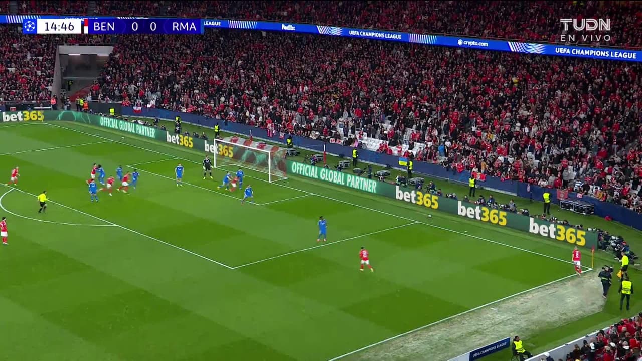 ¡TIRO ATAJADO! disparo por Amar Dedic.