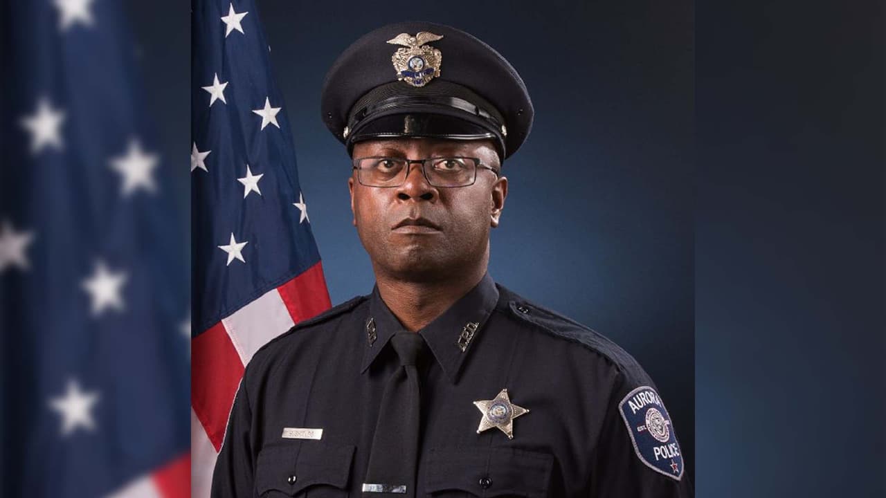 Oficial de la Policía de Aurora muere por complicaciones de covid