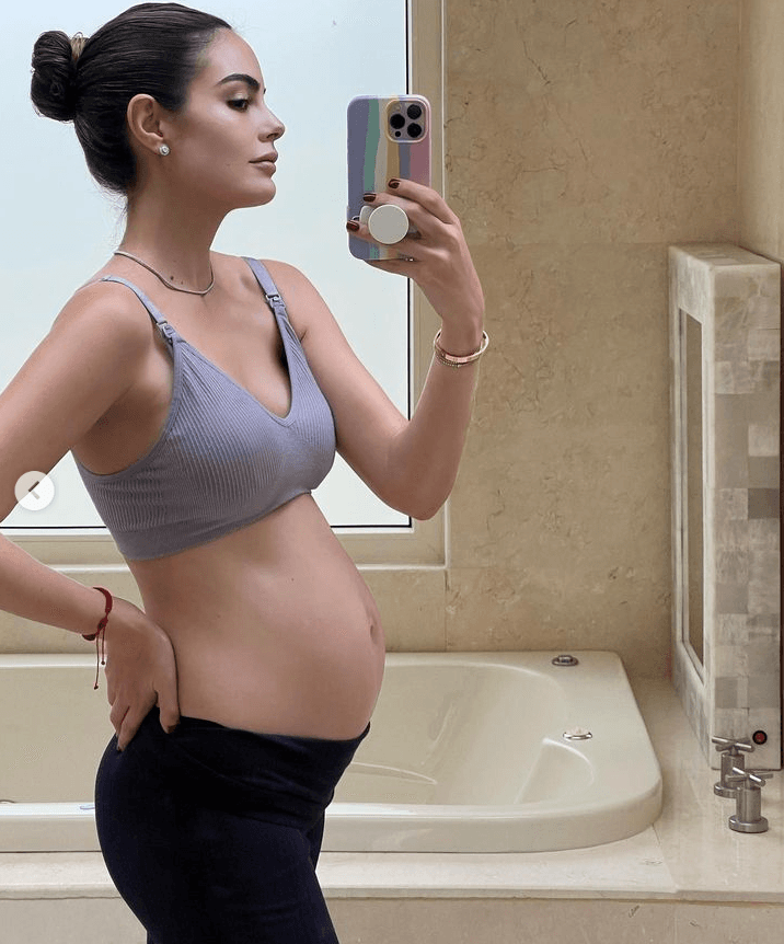 Ximena Navarrete presumió su 'baby bump'