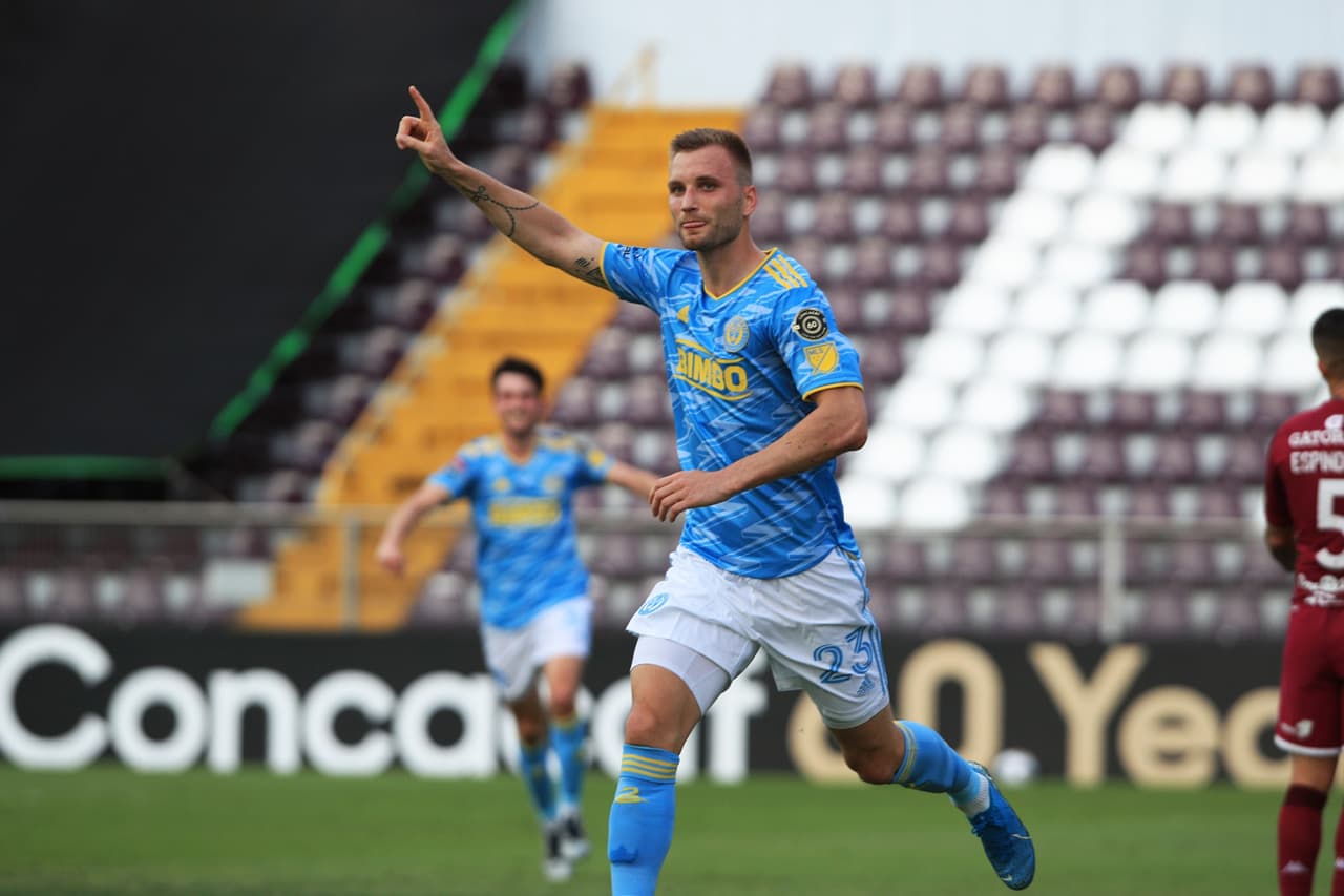 Philadelphia Union logra vencer al Saprissa por la mínima en la ida de los octavos de final gracias a la anotación de Kacper Przyblko.