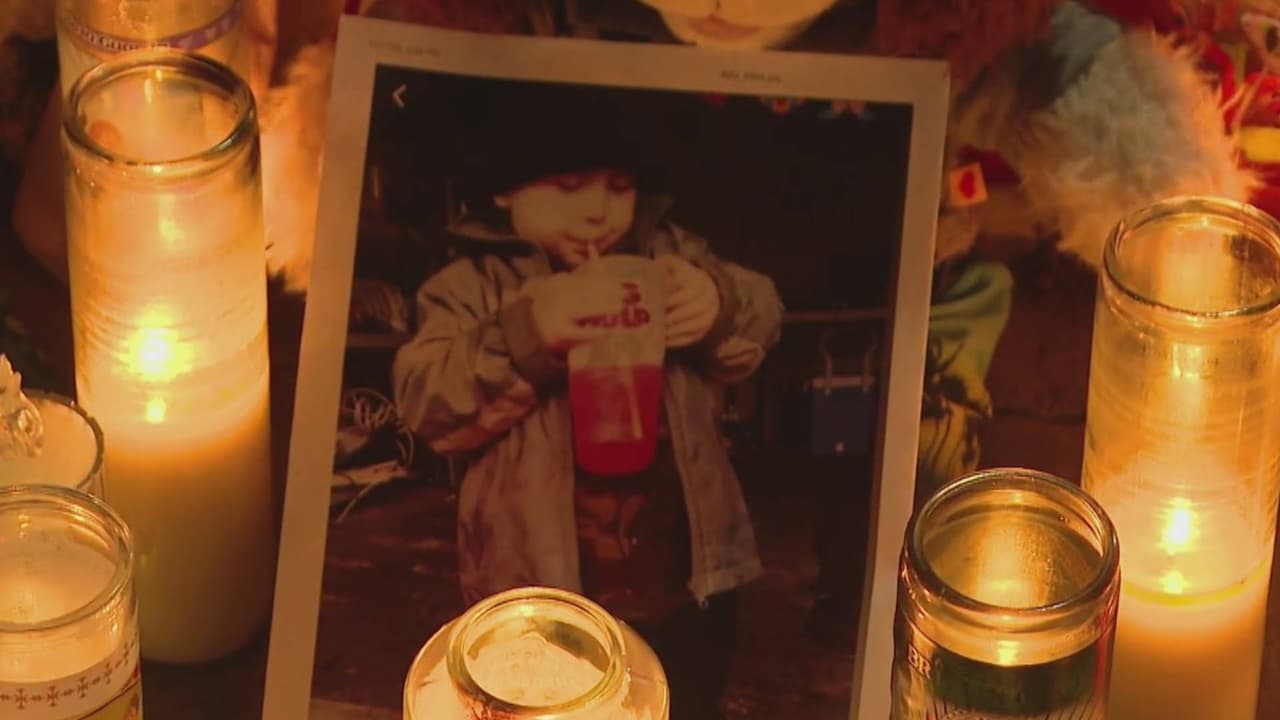 Cargos de asesinato contra padres y abuela de niño hallado muerto en congelador en Lynwood