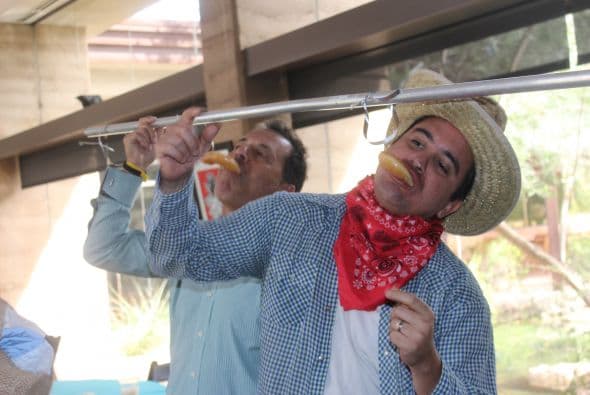 ¡Así es como Univisión Arizona celebra el Halloween!  Dulces, calaveras, disfraces y mucha diversión. 