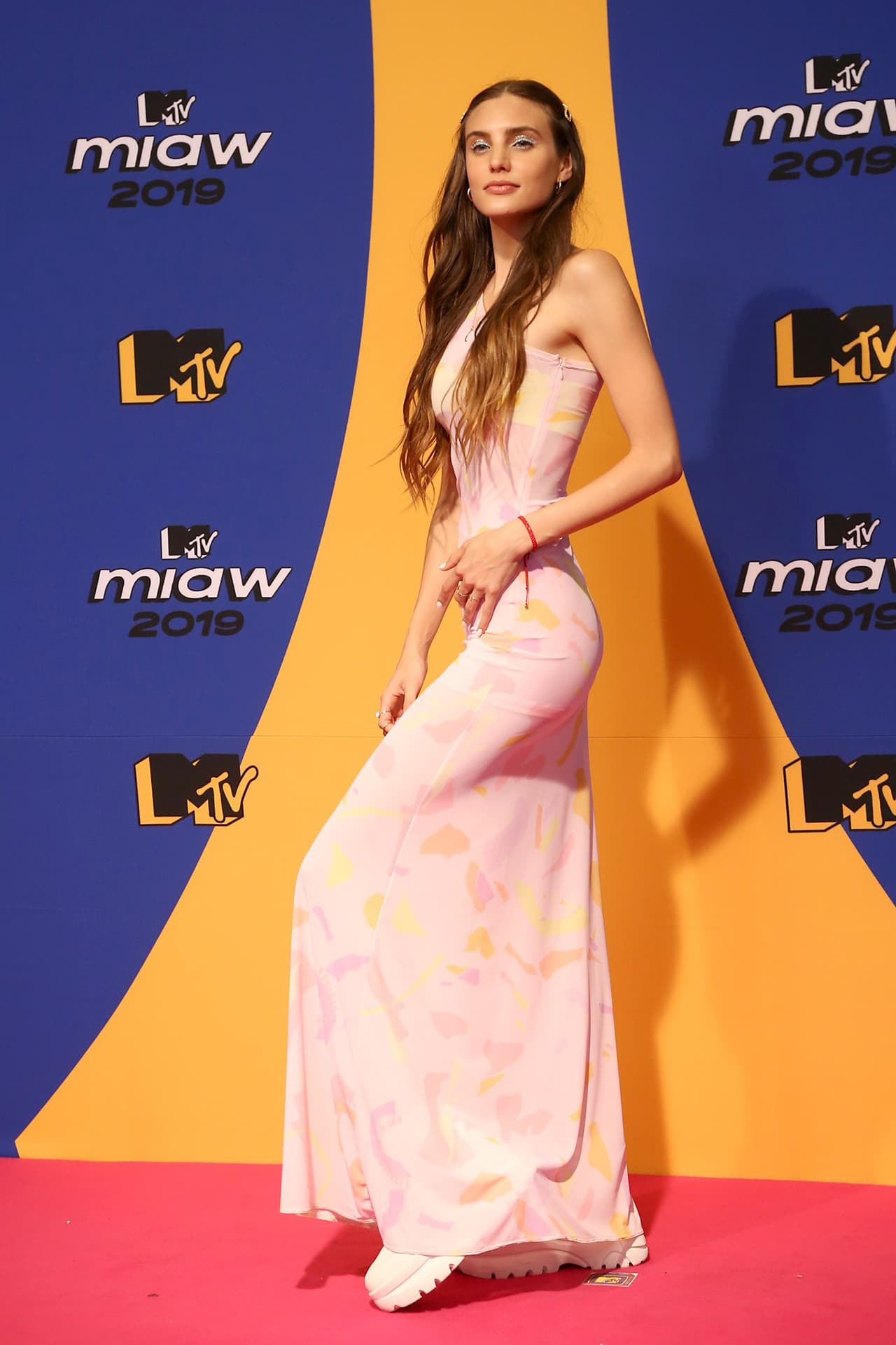 "
<b><a href="https://www.univision.com/famosos/danilo-carrera-y-vadhir-derbez-seran-los-galanes-en-el-remake-de-quinceanera-fotos" target="_blank">Siempre tiene uno el peso de alguien</a></b> que lo hizo muy bien antes y que es muy reconocida", aseguró en una charla con 
<b><a href="https://twitter.com/tvsespectaculos/status/1177387379063234561?s=21" target="_blank">Televisa Espectáculos</a></b>.