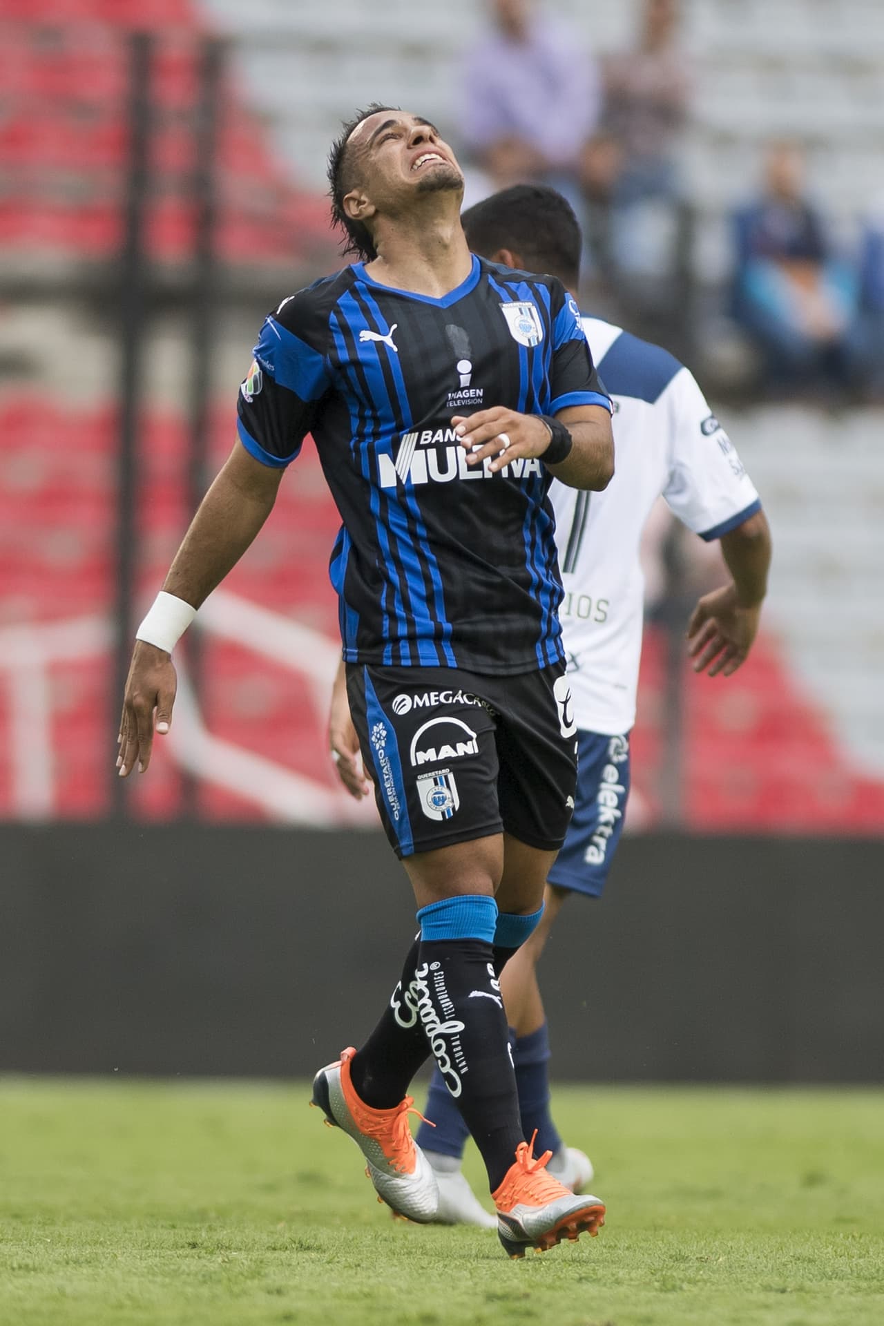 Camilo Sanvezzo tuvo en sus pies la jugada de mayor peligro para los locales pero su remate salió ligeramente desviado.