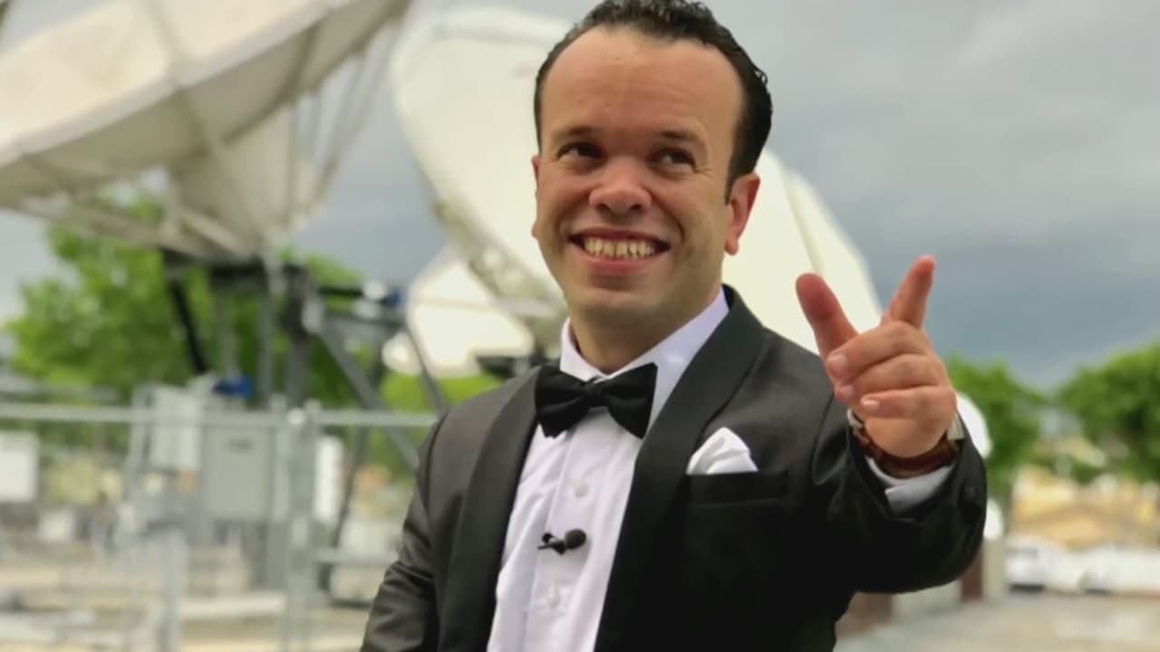 No es parte de los '50 más bellos' de People en Español, pero las fotos de Carlitos 'el productor' son de portada