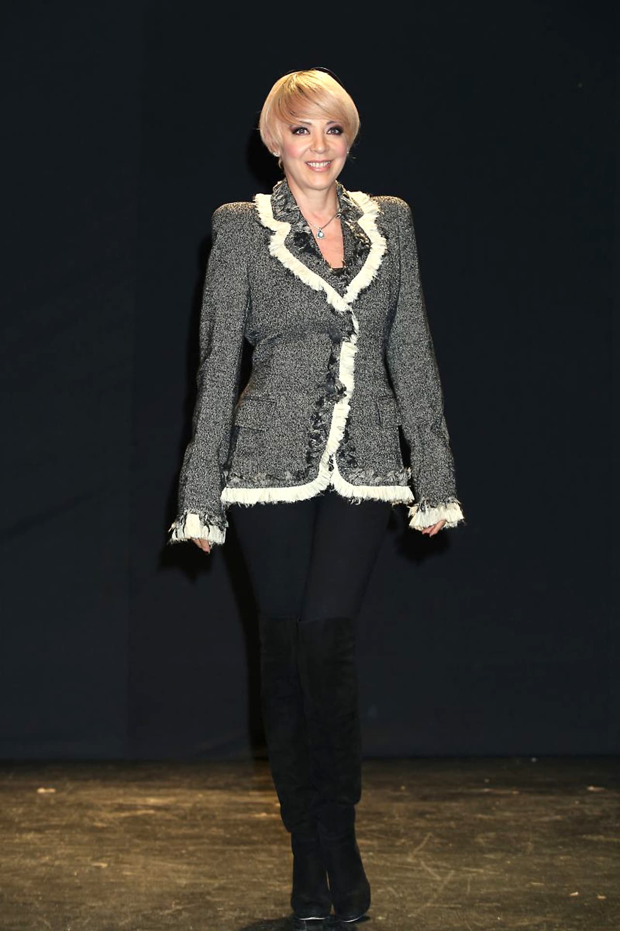 Tommasi aseguró que
<b><a href="https://www.univision.com/shows/el-gordo-y-la-flaca/estuvo-a-punto-de-matarme-las-desgarradoras-declaraciones-de-alejandro-tommasi-contra-su-expareja-video">él cuenta con el don de curar a la gente</a></b> con las manos, pero, según su impresión, Edith González no confió en sus virtudes.