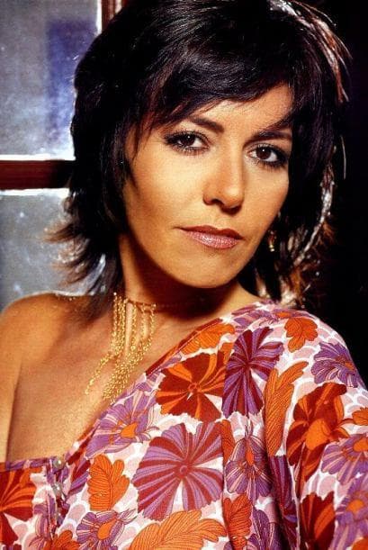 También actuó en varios capítulos de la teleserie 
<b>'Mujer, casos de la vida real'</b>.