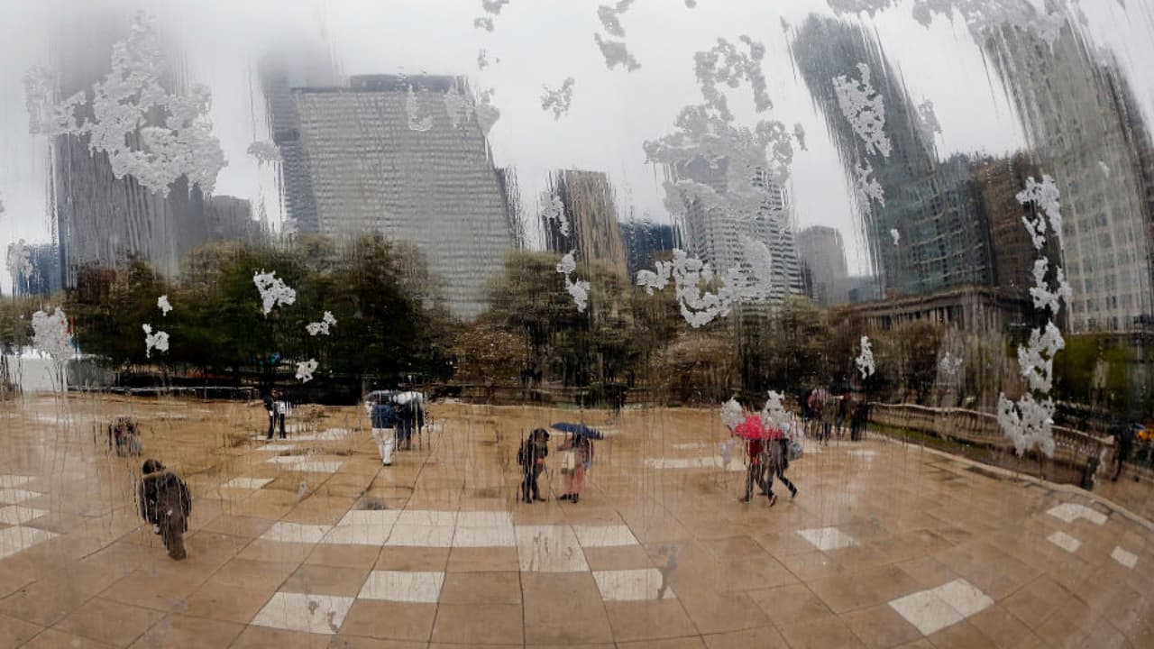 Paraguas a la mano: la lluvia regresa a partir del miércoles y se quedará por varios días en el área de Chicago