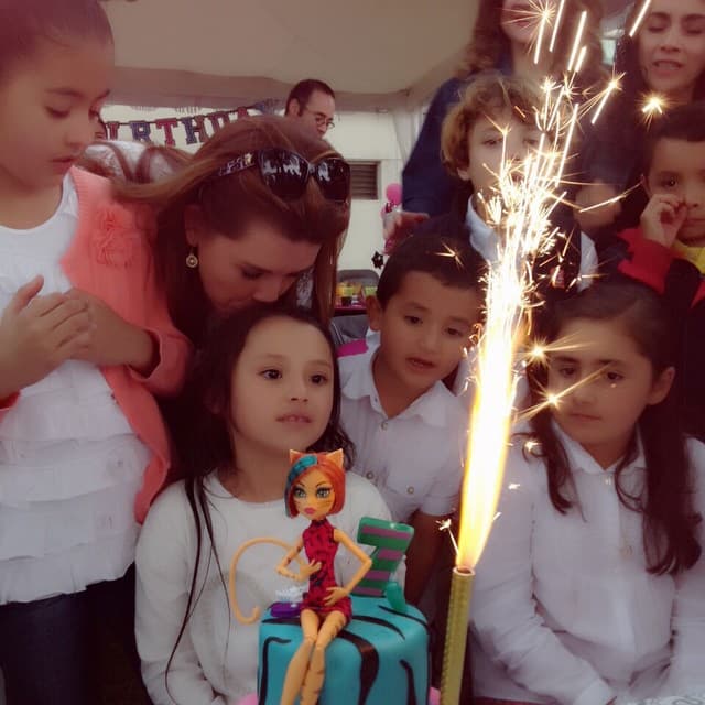 Por suerte para ambas, luego del escándalo, las aguas se calmaron y las dos pudieron continuar con sus vidas.