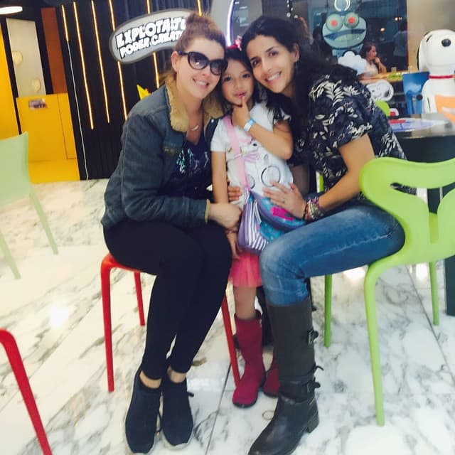 Tras darse a conocer la noticia de su embarazo, Alicia afirmó estar muy enamorada de su pareja, pero no hubo planes de boda, pues la artista declaró no creer en el matrimonio.