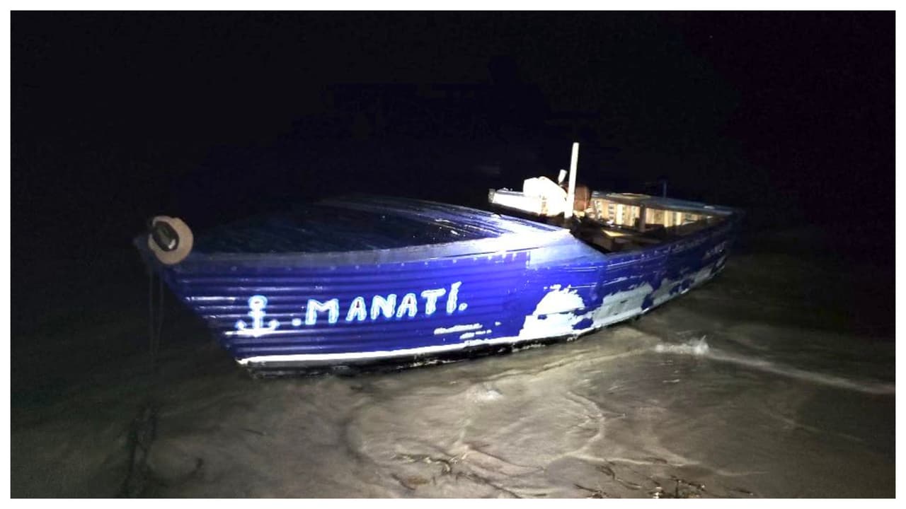 Patrulla Fronteriza detiene a 26 balseros cubanos en las costas de Key Biscayne