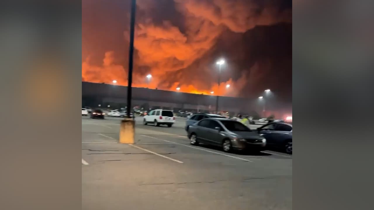 QVC despedirá a más de 1,900 trabajadores tras incendio en el mega almacén de Rocky Mount