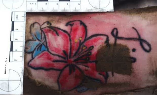 Autoridades difunden foto de tatuaje con el fin de identificar a un hombre que murió en un accidente en San José