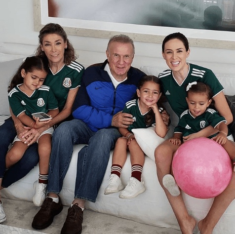 Jacqueline Bracamontes es otra de las personalidades que ha compartido cómo vive la fiebre mundialista de Rusia 2018.
