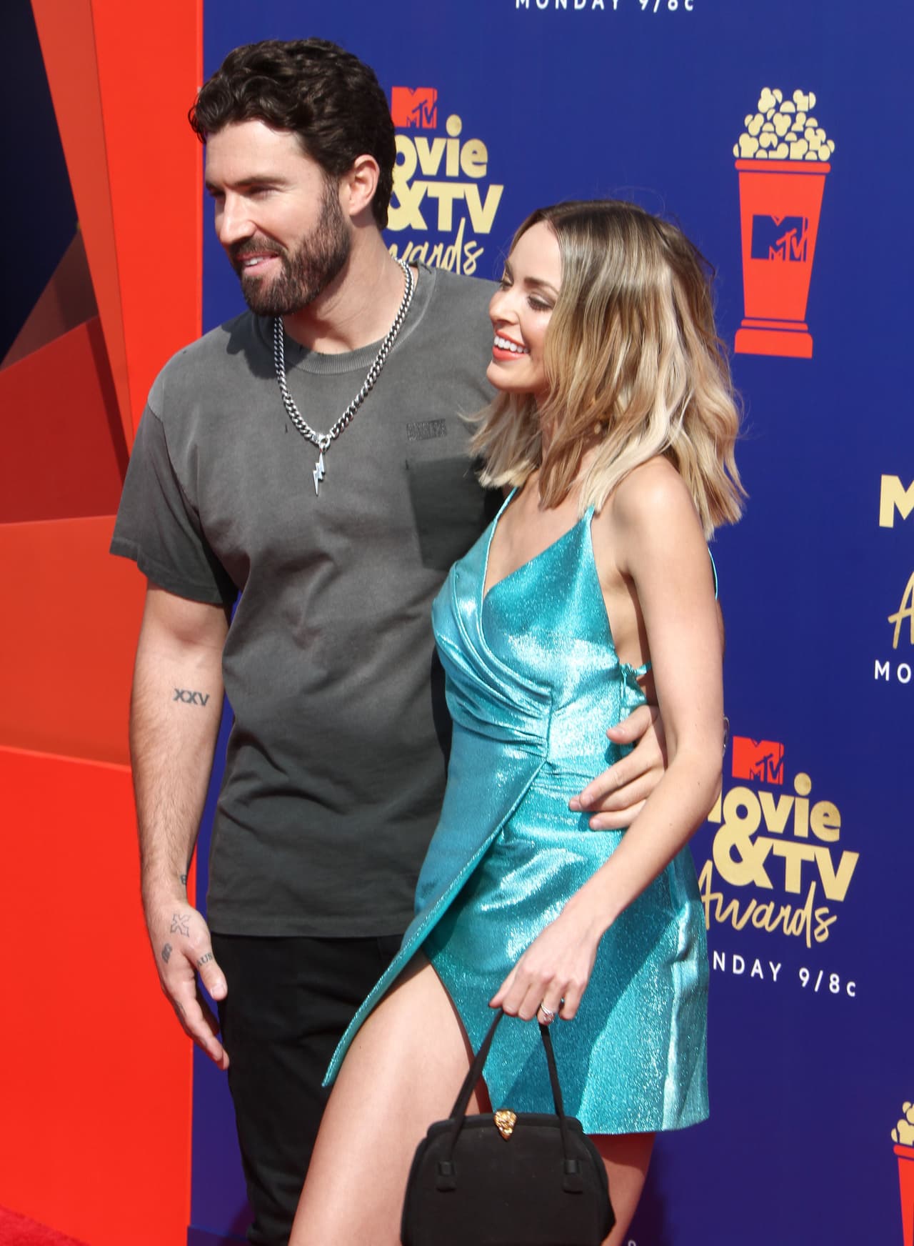 Carter se separó de Brody Jenner, de 35 años, a principios de este mes, después de que la pareja se casó en Indonesia el año pasado. Jenner es hijo de Caitlyn Jenner y medio hermano de 
<b><a href="https://www.univision.com/famosos/las-primeras-fotos-de-las-vacaciones-millonarias-de-kylie-jenner-en-un-mega-yate-para-celebrar-sus-22-anos-fotos" target="_blank">Kylie y Kendall</a></b>, del clan Kardashian Jenner.