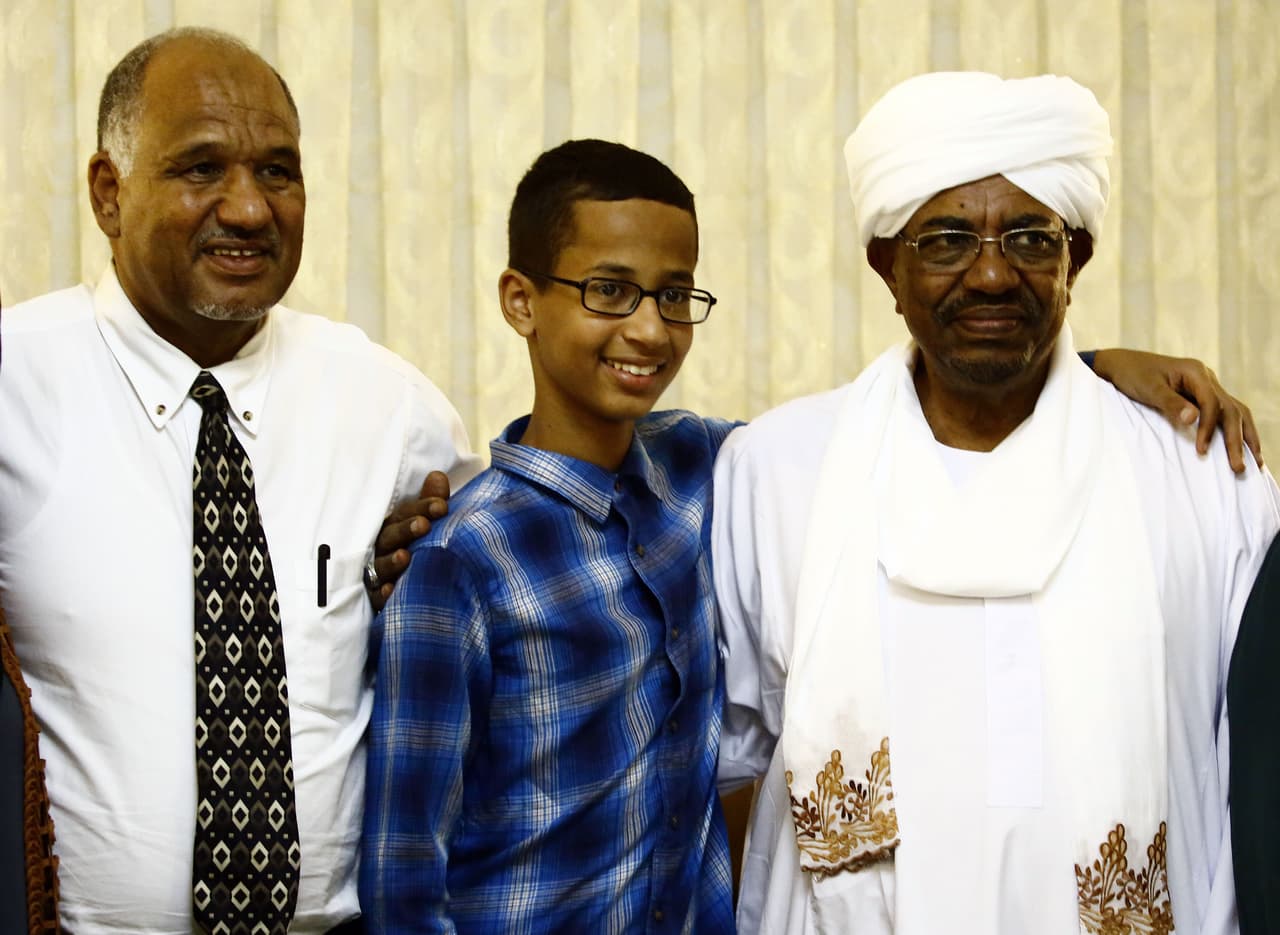 Ahmed Mohamed con Omar Al-bashir, presidente de Sudán