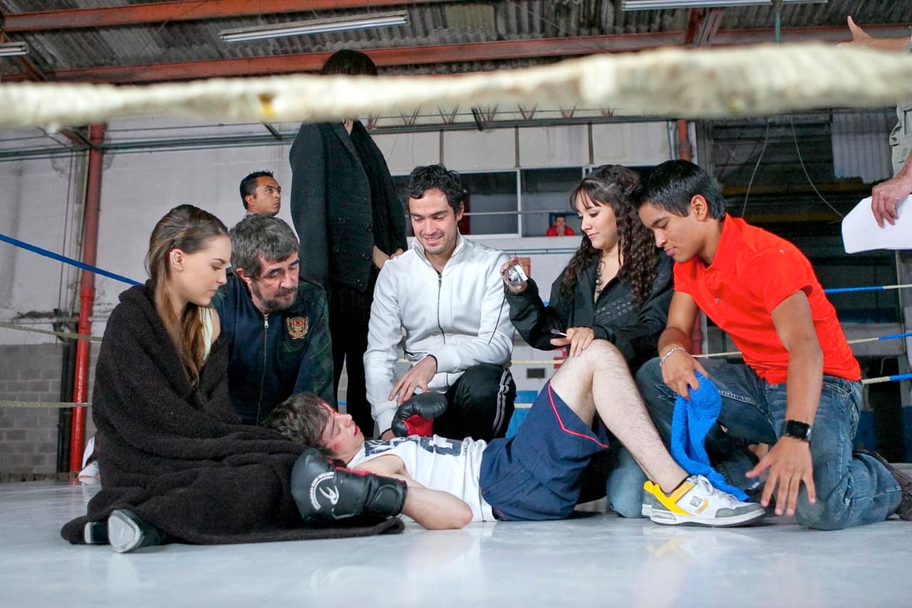 En este melodrama protagonizado por Belinda y Alfonso Herrera, Pee Wee dio vida a Ulises, interés romántico de Solange, interpretada por Sherlyn.