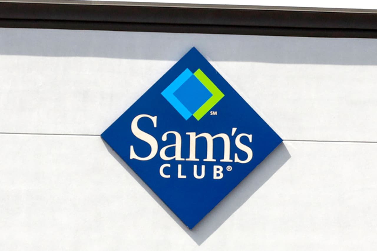 <b>Sams:</b>
<br>
<br>⏱ 
<b>24 de diciembre:</b> Horario reducido con cierre a las 6:00 pm
<br>⏱ 
<b>25 de diciembre: </b>Cerrado
<br>⏱ 
<b>26 de diciembre:</b> Horario regular de 8:00 am a 8:00 pm, pero puede variar por localidad