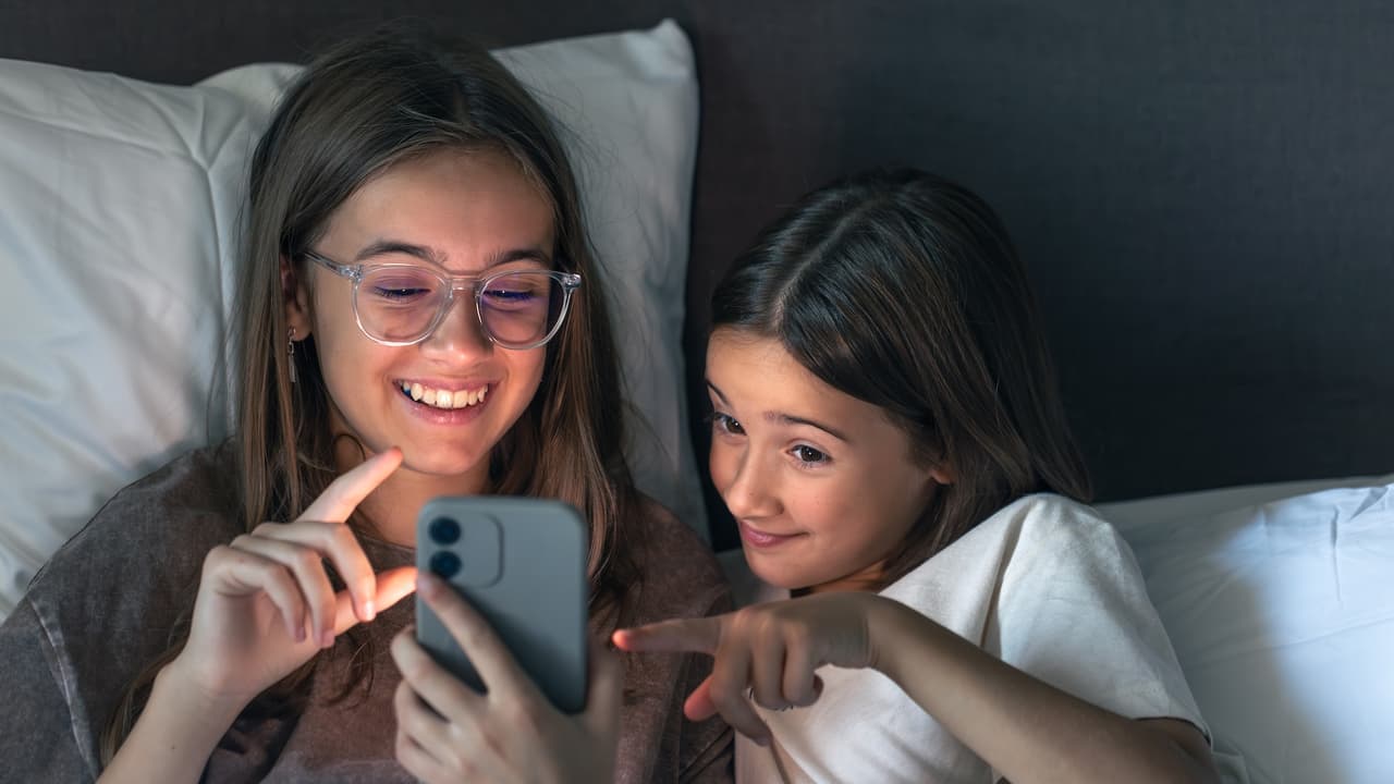 Cómo limitar el tiempo de pantalla en niños; recomendaciones para su salud física y mental.