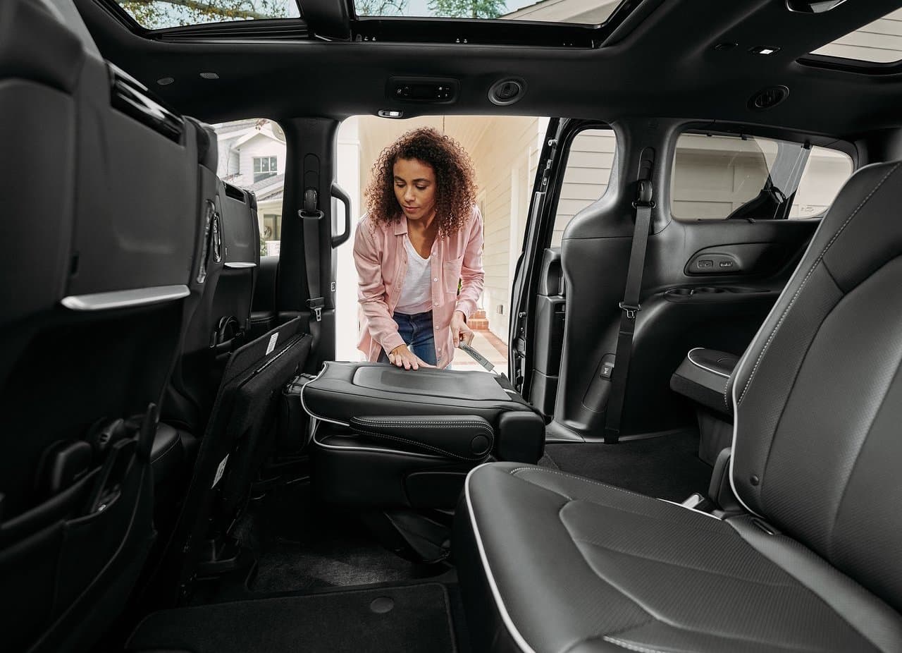 Chrysler planea que la Pacifica 2021 llegue a los concesionarios de Estados Unidos a finales de 2020. Aún se desconoce su precio oficial, pero se espera que ronde los $35,000.