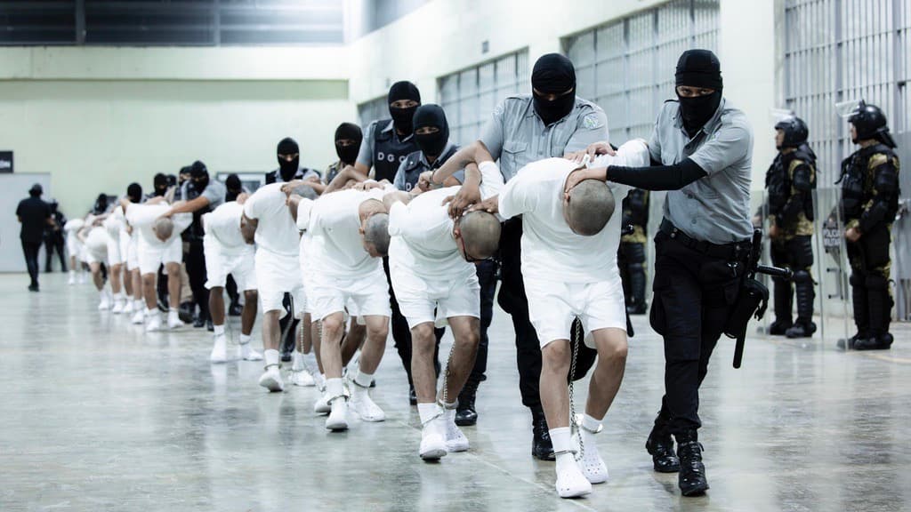 Corte Suprema da luz verde a las deportaciones rápidas de Trump bajo la Ley de Enemigos Extranjeros