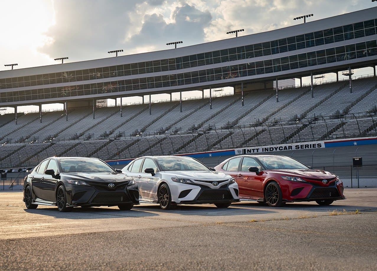 <b>10. Toyota Avalon – 9.7 años</b>
<br>
<br>Los dueños de este sedán, el único en la lista, lo mantienen en su poder un promedio de 9.7 años. El Toyota Avalon es una alternativa confiable para aquellos que desean un medio de transporte cómodo, pero que no llegan a requerir el espacio de carga de una SUV o miniván. 
<br>
<br>En la imagen un Toyota Avalon 2020.