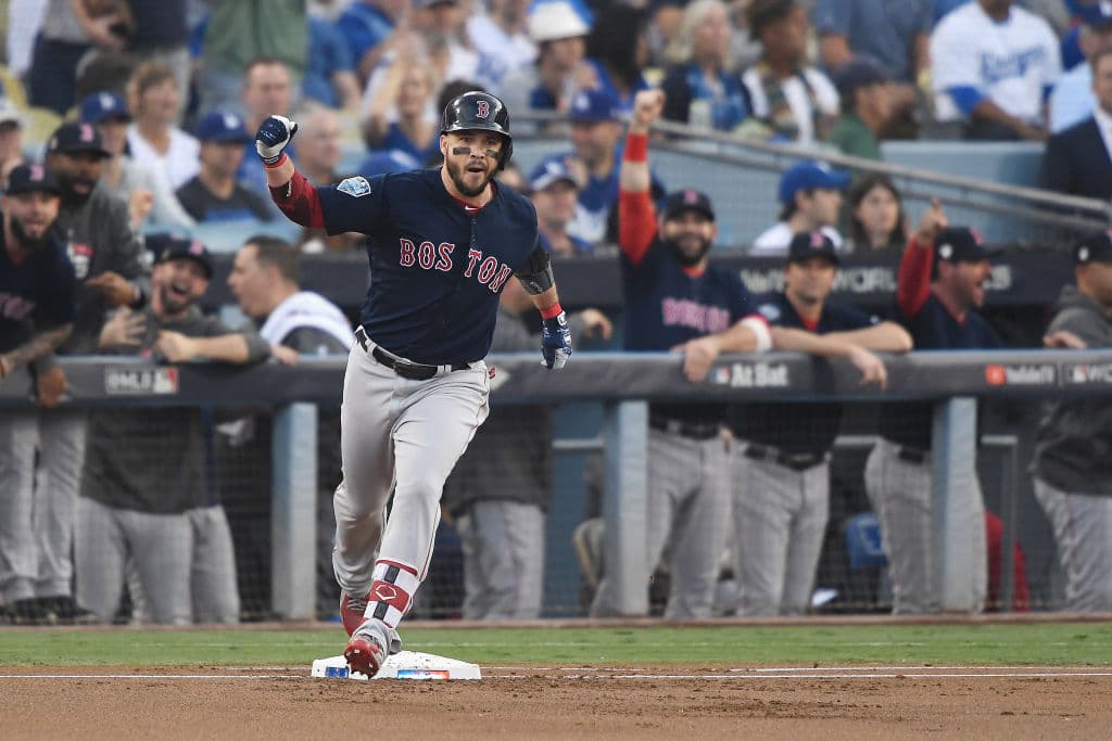 Steve Pierce pegó un jonrón que abrió la cuenta para los visitantes, un golpe anímico importante para ponerse arriba 2-0 y meter presión.
