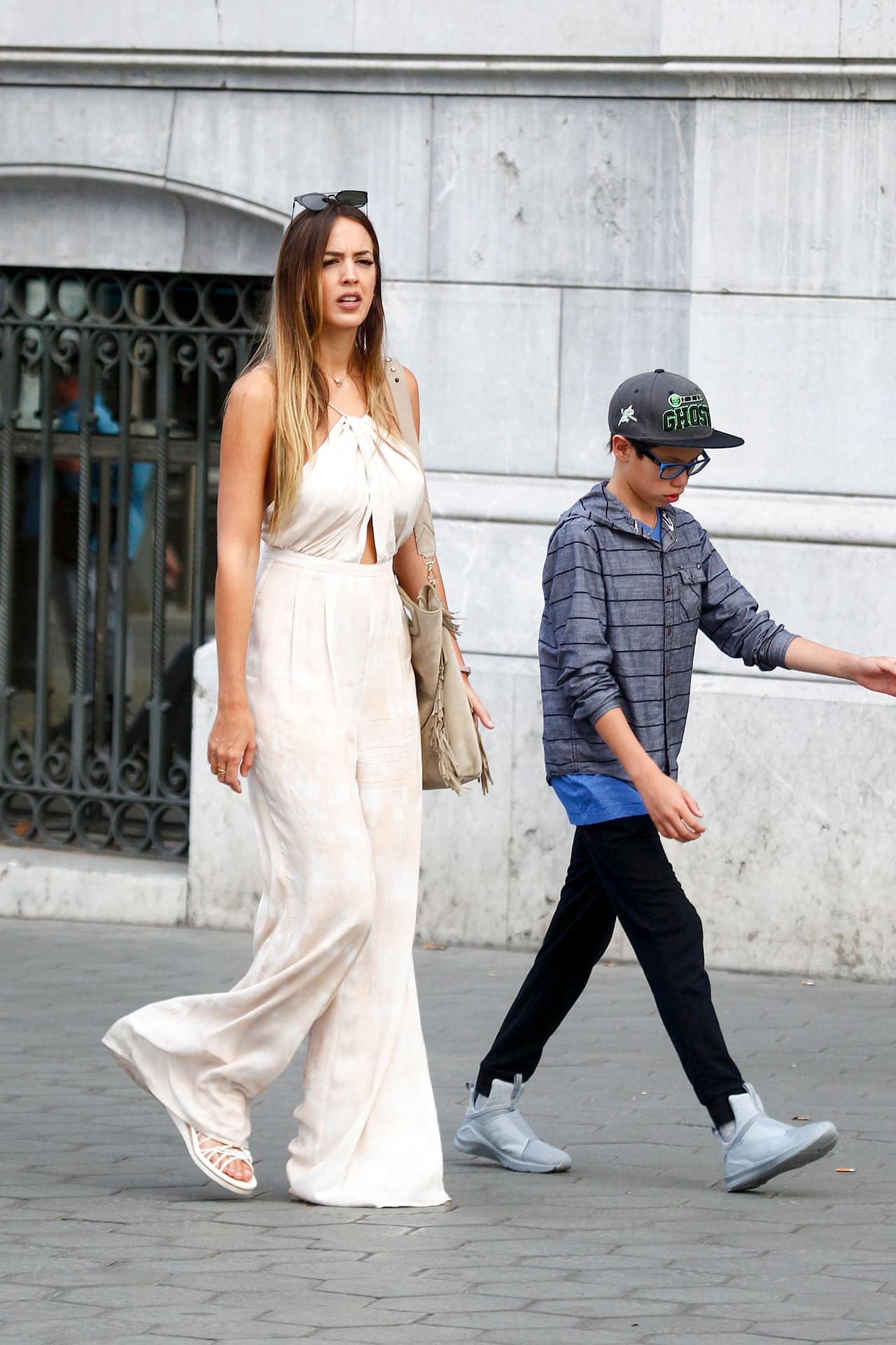 Solo iban ella y el pequeño.