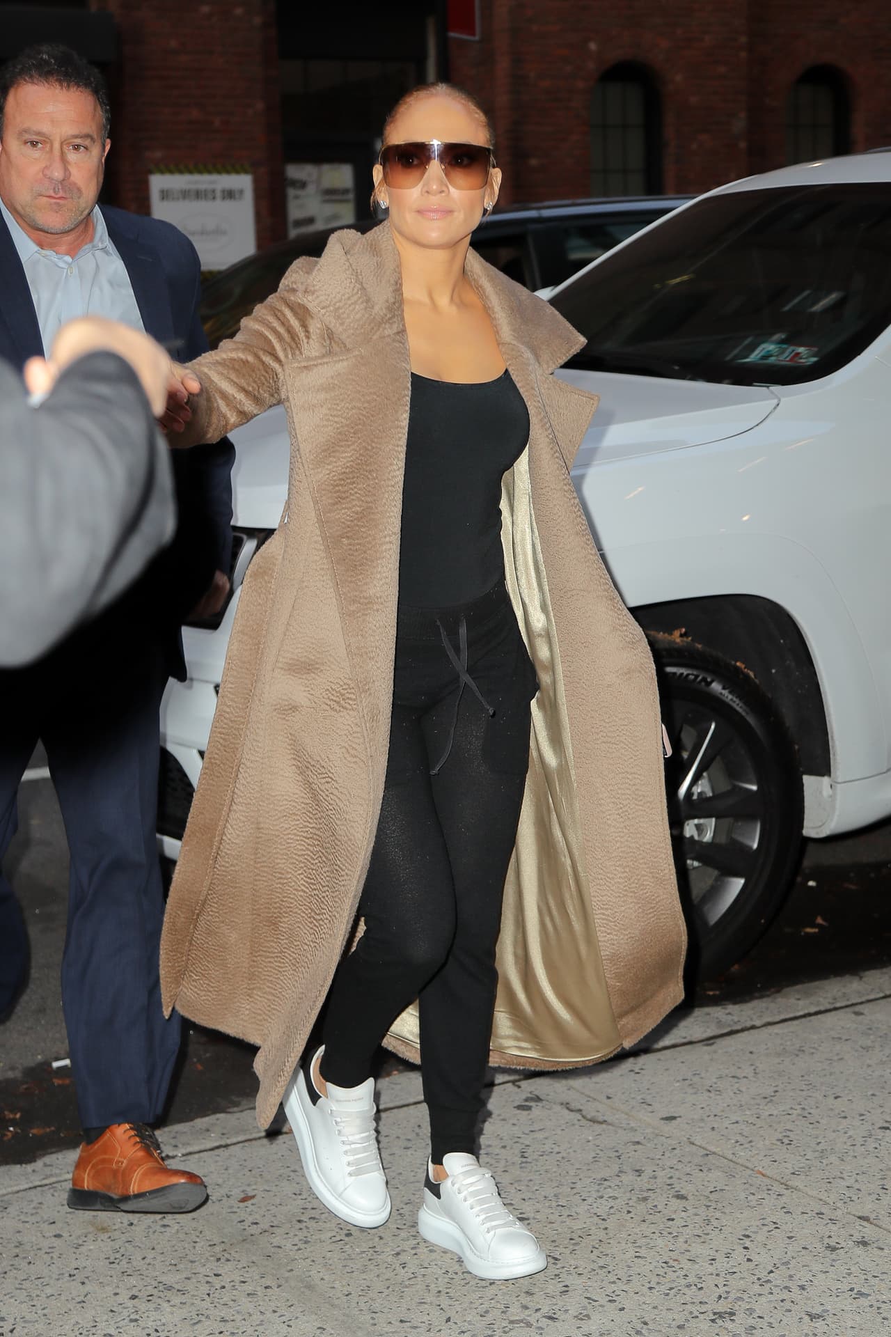 "Cuando lo conocí por primera vez, le estaba contando sobre mi negocio de perfumes. 
<b>Le encantan los negocios</b>. Fue a la escuela de negocios por internet y tomó clases, y simplemente tenía una verdadera pasión por esto", comentó.
<br>