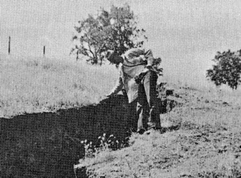 Fecha: 21 de julio de 1952
<br>Magnitud: 7.5
<br>Epicentro:
<b>Kern County</b>
<br>Daños: 12 muertos y 3 réplicas de magnitud mayor a 6