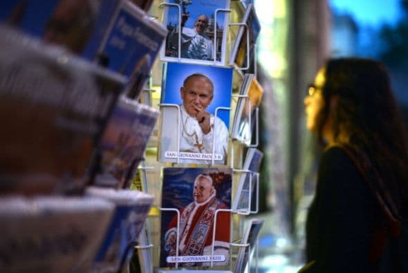Patricia Porpora, propietaria de la “Librería Española” en Roma, dijo entonces a la agencia Efe que “ha aumentado la venta de estos libros, que están escritos en español, por lo menos en un 15 por ciento”.
