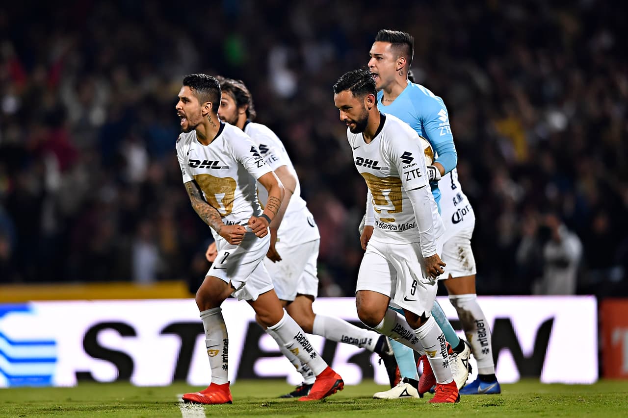 En una noche donde los porteros brillaron intensamente, Pumas y América empatan 1-1 en la Ida de las Semifinales en duelo de equipos de la capital mexicana. Todo se definirá el domingo.