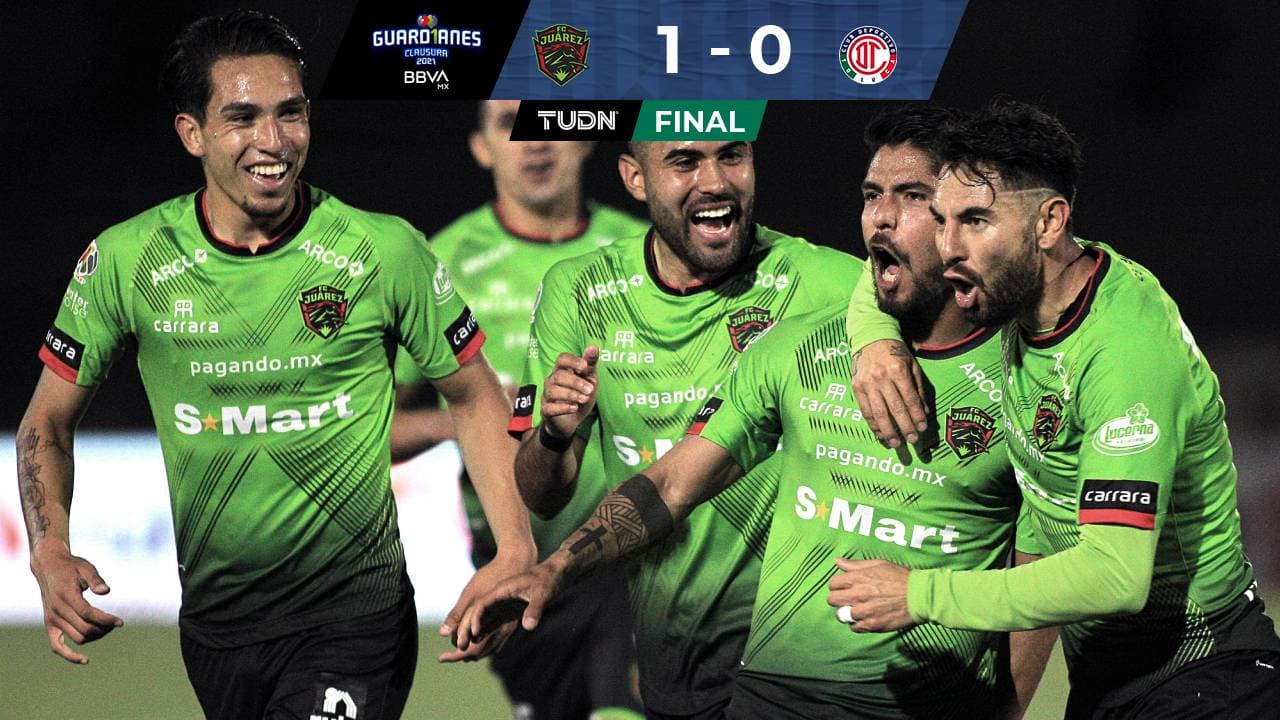 Martín Galván celebra el gol de Bravos.