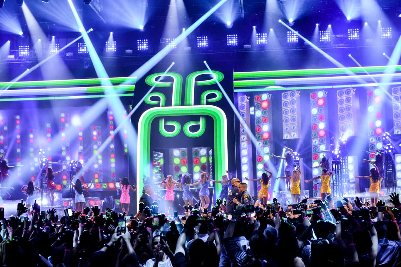 Con el tema 'La Macarena' pusieron a todos a bailar.