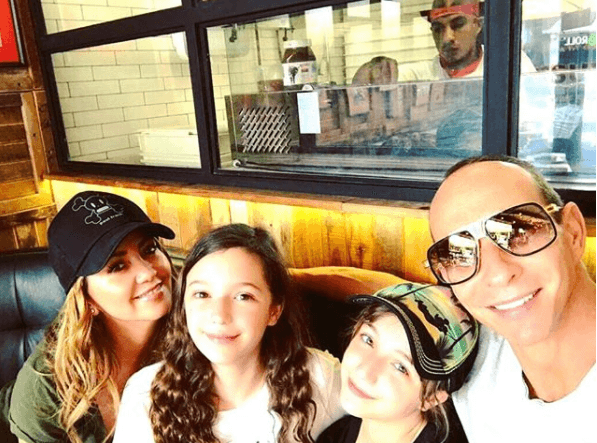 Desde el 1 de abril del año 2000, Andrea Legarreta y Erik Rubín decidieron unir sus vidas en matrimonio.