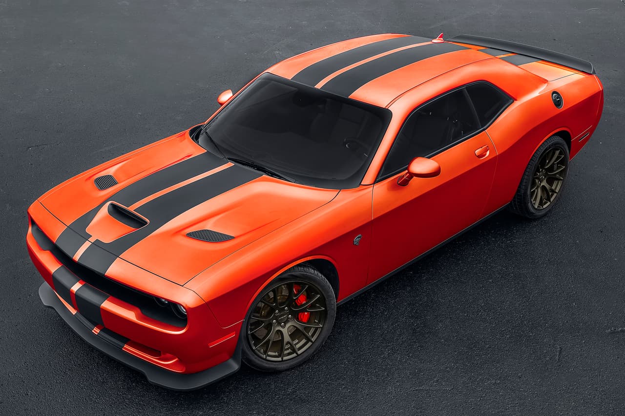 El 
<a href="https://www.univision.com/noticias/pruebas-de-manejo/prueba-dodge-challenger-srt-demon-2018" target="_blank"><b>Dodge Challenger SRT 2018</b> </a>cuenta con un motor V8 de 6.2 litros y 707 caballos de fuerza. Se sabe que Williams fue arrestado en mayo pasado después de chocar su Lamborghini contra un faro de luz y ahora prefiere andar en su Dodge Challenger SRT.