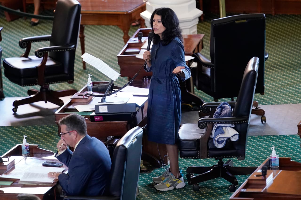 Tras maratónica intervención de senadora para retrasar el voto, republicanos en Texas aprueban polémica reforma electoral