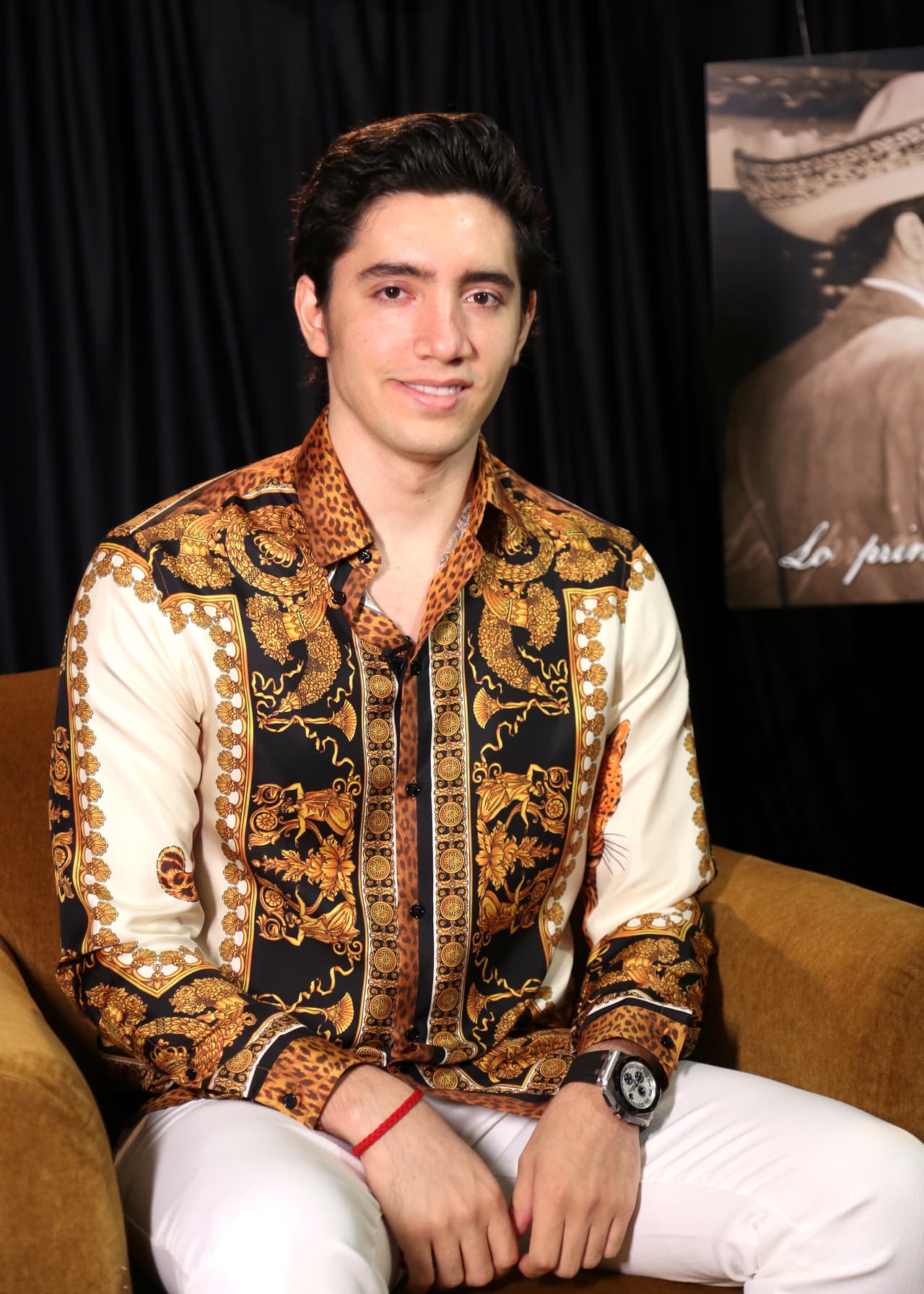 Ahora es 'El Heredero' quien será el encargado de hacer sonar las campanas nupciales en la familia Fernández.
<br>