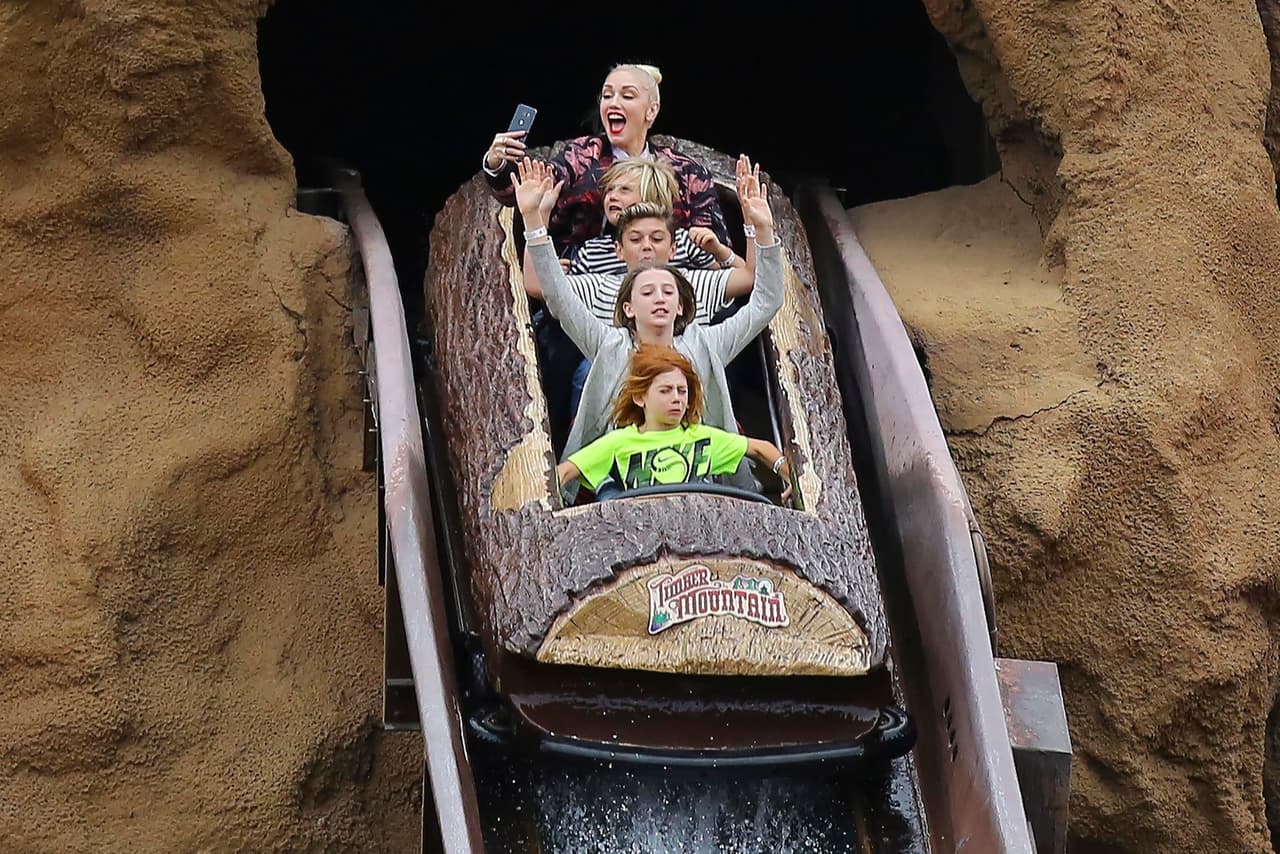 Gwen aprovechó la caída, ¡para sacarse una selfie!