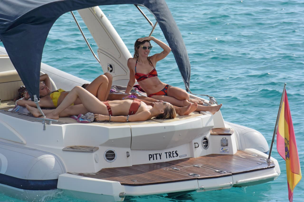 Se asoleó largo rato.