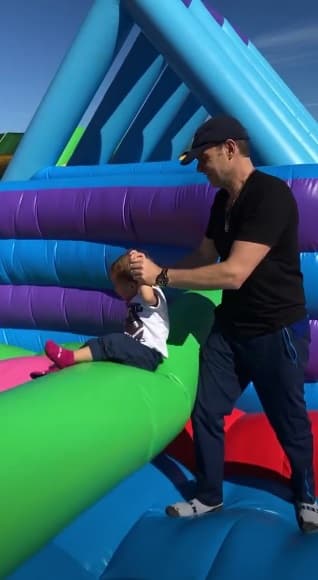 Alan se dio tiempo para todo en sus días de descanso y no perdió la oportunidad de pasear en familia.