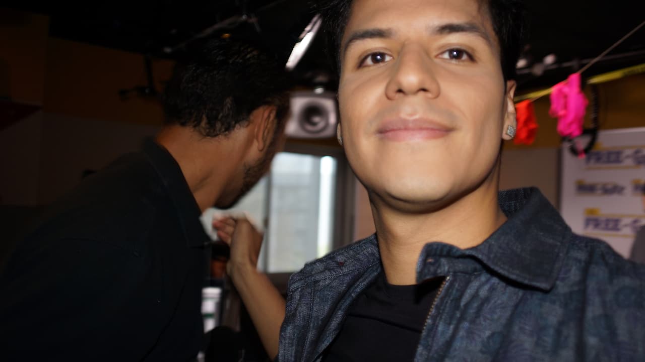 Luis Alberto Aguilera llegó al Free-guey show para hablar de su nuevo sencillo, 'Incertidumbre.'