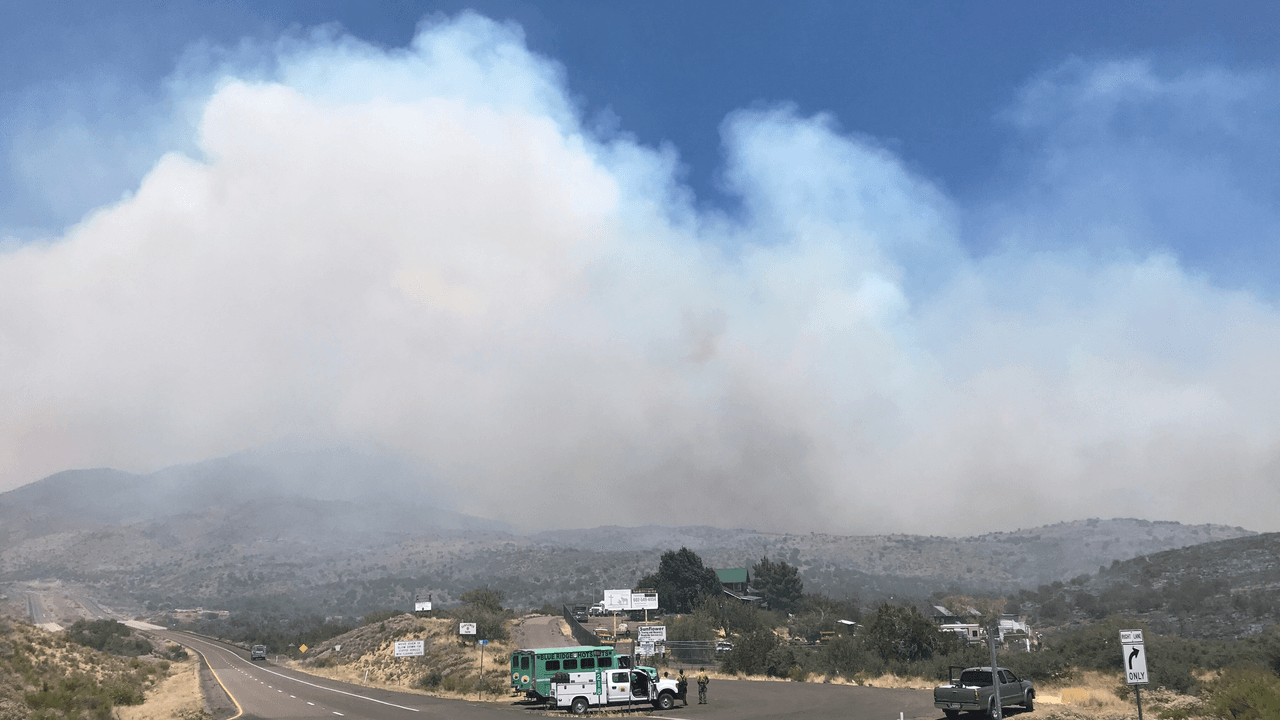 <b>Los Centros de Evacuación</b> de la Cruz Roja Americana se encuentran
<b>en el Departamento de Policía de Payson</b> (303 N. Beeline Hwy, Payson, AZ) y la
<b>Escuela Lee Kornegay Intermediate</b> en 4635 Railroad Ave, Miami, AZ 85539.
<br>
