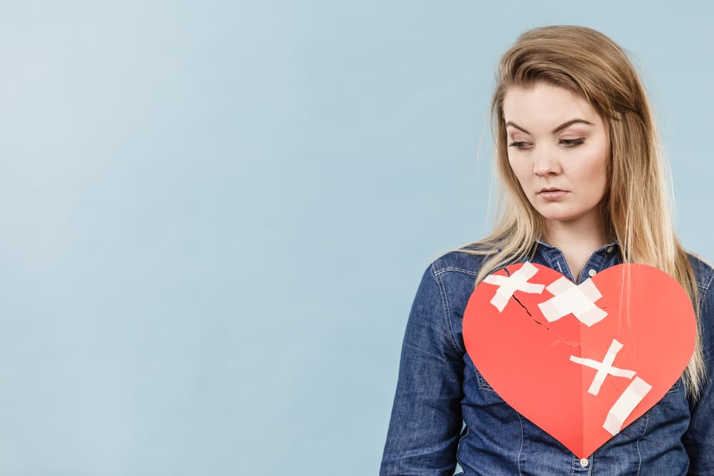 Hay algunas variedades de rituales para olvidar a alguien que te presentamos a continuación, pero más allá de todo siempre debes tener fe, paciencia y estar tranquilo con el conocimiento de que todo va a estar bien. Ningún dolor y ninguna persona vale la pena para andarnos obsesionando, ¿está bien?