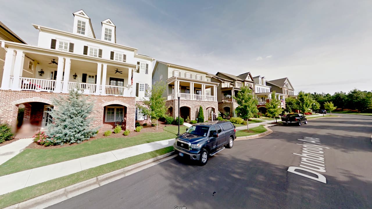 <b>Georgia: Milton. Población: 36,755. Ingreso promedio de un hogar: $109,784. </b>Es una de las ciudades de más rápido crecimiento en Georgia. Su cercanía con Atlanta permite que sus residentes se trasladen a trabajar y conseguir empleos mejor remunerados en la capital del estado. Asimismo, es considerada una ciudad segura. Hubo solo 23 crímenes violentos por cada 100,000 residentes en 2017.
<br>