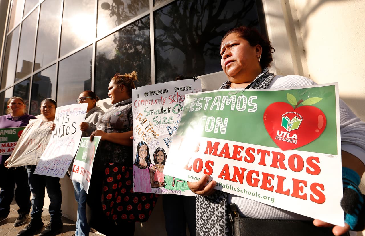 ¿Cómo perjudica la falta representación latina en la Junta Escolar de Los Ángeles?