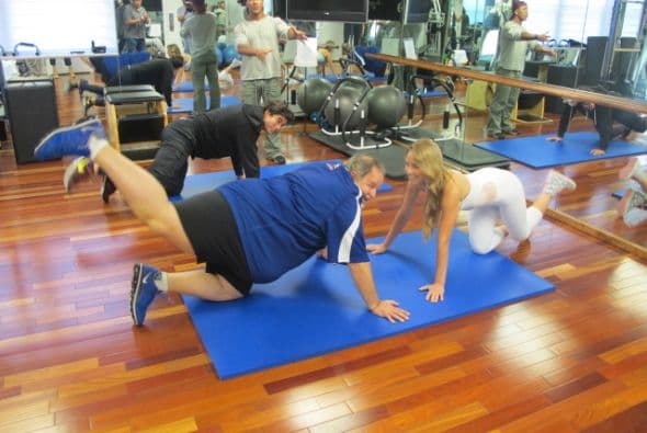 Primero hicieron algunos ejercicios para pierna y abdomen.