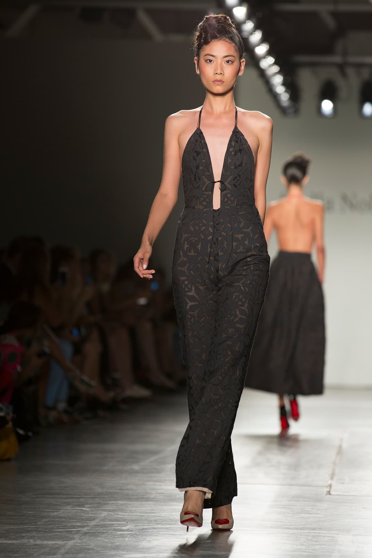 Checa más imágenes de esta colección llena de elegancia y belleza única. Diseñadora Stella Nolasco. NYFW, Spring/Summer 2016 - 09/16/2015