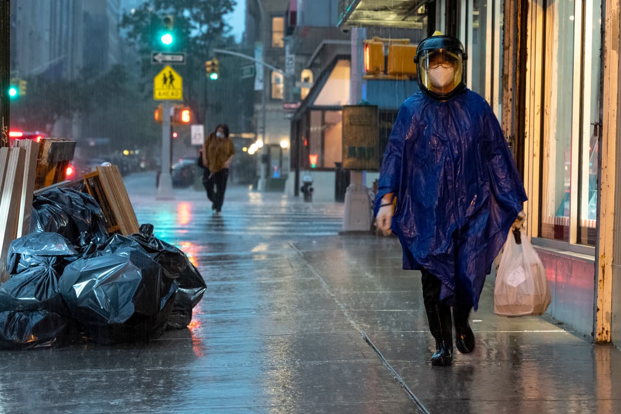 La Noche Buena en Nueva York es recibida con fuertes lluvias, mucho viento y posibles apagones